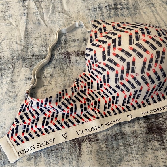 Victoria’s Secret Bra - Picture 2 of 6